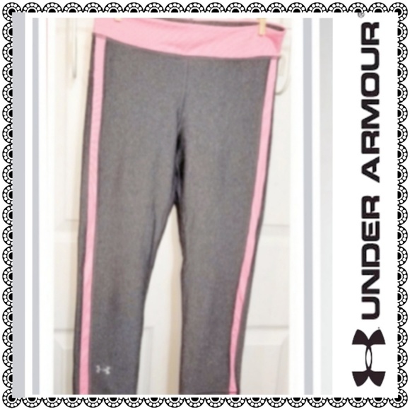 Under Armour Pants - 🛍{Under Armour} Heat Gear compression capris sz S